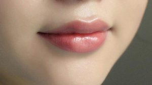 6 Cara Mencerahkan Bibir Gelap secara Alami