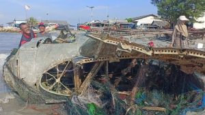 Bangkai Pesawat Tempur yang Diduga Sisa-sisa Perang Dunia II Ditemukan di Daerah Lamongan