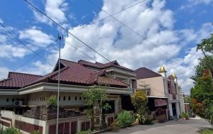 Mengintip ‘Kampung Janda Musiman’ di Purbalingga: Kisah Hidup di Desa dengan Rumah-Rumah Bak Istana