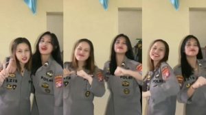 Viral 2 Wanita Joget Pakai Baju Polri Punya Teman Berujung Diusut Propam