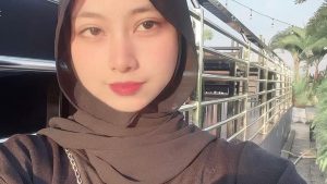 Dari Ide Ibu, Fira Mahasiswi Pontianak Sukses Membuka Jasa Cabut Uban