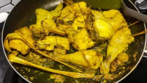 Cara dan Bahan Ayam Ungkep Bumbu Kuning