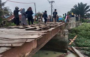 Viral! Jembatan Rusak di Kabupaten Sergai Makan Tumbal, Satu Warga Meninggal Dunia