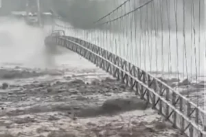 Banjir Lahar Aliran Semeru Putuskan Jembatan di Lumajang, Begini Kondisinya