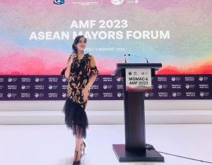 Stefanny Imelda Mahasiswa Unair Jadi Moderator Rapat ASEAN