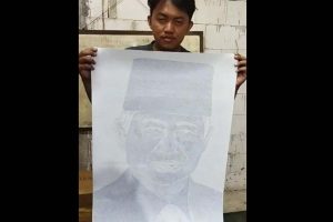 Pemuda Asal Pati Lukis 7 Wajah Presiden Pakai Nama Desa di Indonesia Raih Rekor MURI