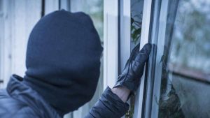 Viral Maling di Kuningan Babak Belum Diamuk Massa Sampai Pakaiannya Lepas