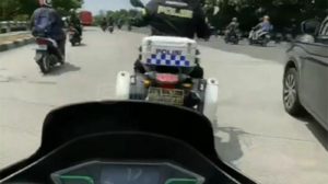 VIRAL Anggota Polisi di Depok Kawal Pemotor yang Dikejar Debt Collector