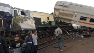 Kereta Api Turangga Tabrakan dengan KA Bandung Raya di Cicalengka