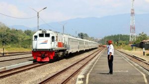 Listrik Kereta Api Mati dan Gelap Total gegara ada Penumpang Masak Nasi