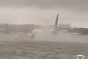 Dubai Banjir dan Badai Berdampak Lumpuhkan Jadwal Penerbangan