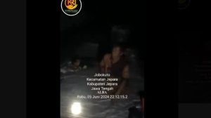 Kisah Bapak dan Anak Tinggal di Gua Jepara VIRAL