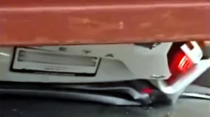 Hyundai Creta Tertimpa Container, Pengemudi Selamat