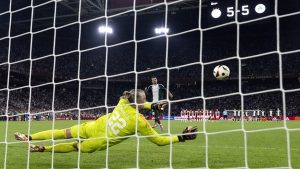 Ajax Kalahkan Panathinaikos Setelah Adu Penalti Sampai 34 Kali Selama 25 Menit