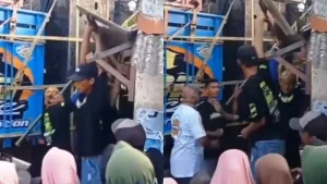 Truk Tak Bisa Lewat, Kru Sound Horeg Nekat Rusak Pagar dan Warung Warga