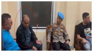 VIRAL AKP Dadang Penembak Polisi Tak Diborgol dan Merokok saat Diperiksa