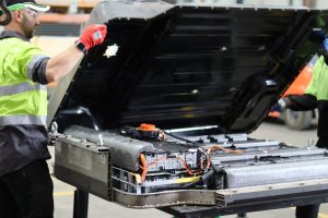 Cara Perawatan Baterai Mobil Listrik Agar Lebih Awet