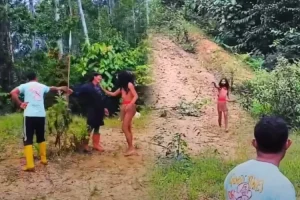 Viral Pekerja Proyek Ketemu Suku Asli Togutil di Hutan Halmahera