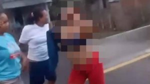 VIRAL Wanita Ini Lepas Pakaian Gegara Paslon Jagoannya Menang