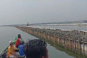 VIRAL Pagar Laut Muncul di Wilayah Pesisir Bekasi, Mirip di Pantai Tangerang