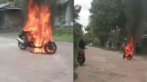 VIRAL Pemuda di Sumenep Bakar Motor Guru dan Mengancam Pakai Sajam