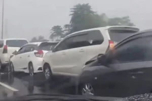 Tabrakan Beruntun di Tol Cileunyi Arah Bandung, KM 152