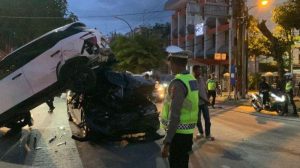 Viral Mobil Tabrakan Beruntun di Medan