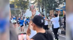 Viral Komunitas Lari yang Bagikan Bir Saat Pocari Sweat Run
