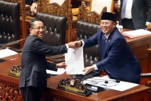 DPR Sahkan UU Haji dan Umrah