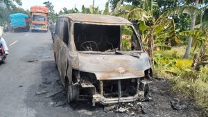 Mobil Kas Bank BNI Terbakar di Polman Bawa Uang Rp4,6 Miliar