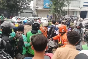 Viral Bentrok Ojol dan Debt Collector di Jalan BKR Bandung