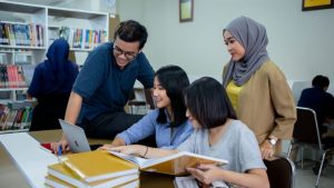 Biaya Kuliah S1 Sastra Inggris Kelas Karyawan Universitas Dian Nusantara (UNDIRA)