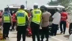 4 Orang Ditemukan Tewas Dalam Mobil di Tol Tegal