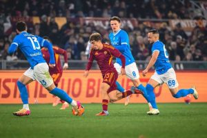 Napoli Kalahkan AS Roma, Perebutan Klasemen Memanas