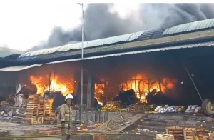 Pasar Induk Kramat Jati Kebakaran Pagi Ini
