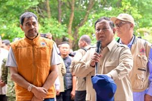 Prabowo Kirimkan Helikopter Pribadi ke Mualem untuk Atasi Bencana