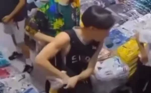Viral Turis Jepang Diduga Curi Pakaian di Ubud Bali Terekam CCTV