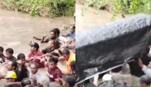 Viral Warga Halmahera Utara Gotong Jenazah Seberangi Sungai Gegara Jembatan Amruk