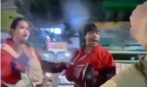 Pasutri Ngamuk Tak Terima di Tegur Merokok di Motor
