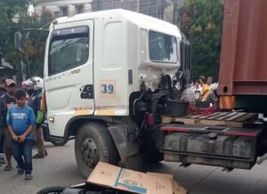 Kecelakaan Maut: Pemotor Tewas Terlindas Truk Kontainer di Dayeuhkolot