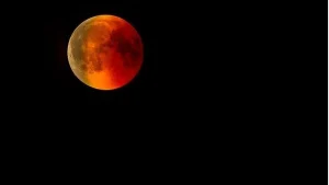 Gerhana Bulan Total Akan Menghiasi Langit Indonesia Malam Ini