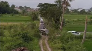Ikuti Google Maps, Pemudik Nyasar ke Sawah