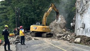 Jalur Trenggalek–Ponorogo Longsor, Penutupan Jalan 2 Hari untuk Pembersihan