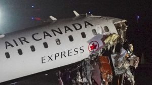 Pesawat Air Canada Tabrak Truk Damkar di Bandara New York Hingga Tewaskan 2 Pilot