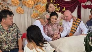 Viral Pernikahan Wanita Dengan 2 Pria Sekaligus