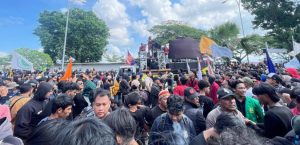 Gelombang Massa Aksi 21 April Sampaikan Tiga Tuntutan