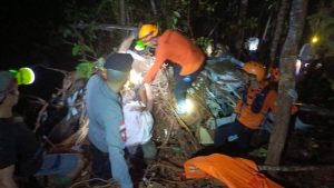 Tim SAR Gabungan Berhasil Evakuasi Seluruh Korban Helikopter Jatuh di Sekadau