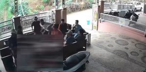 Viral Kades di Lumajang Dibacok Sekelompok Orang Dirumahnya