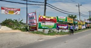 Viral Puluhan Sanduk Tolak Kuliner Non Halal di Sukoharjo
