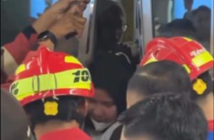 Viral Aksi Heroik Petugas Selamatkan Penumpang di Lift MRT Lebak Bulus